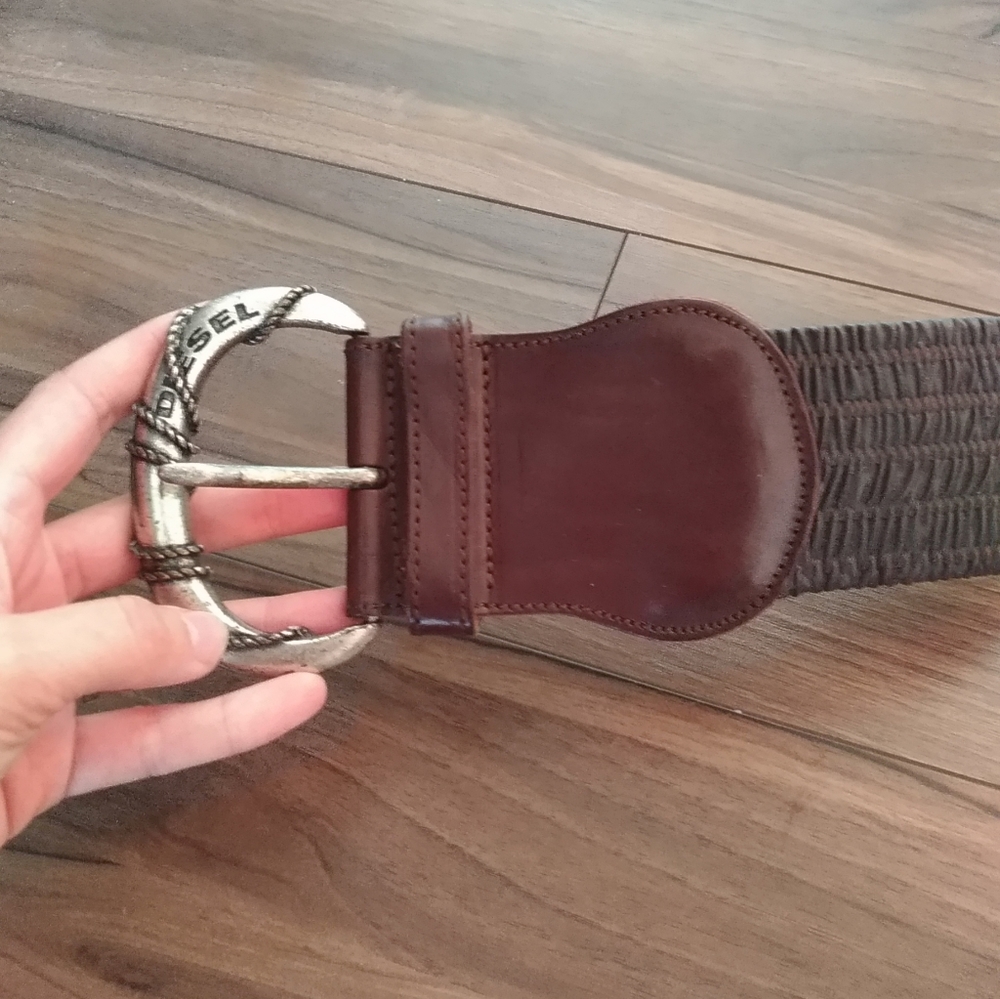 Gorgeous Size 29 leather Diesel chunky belt